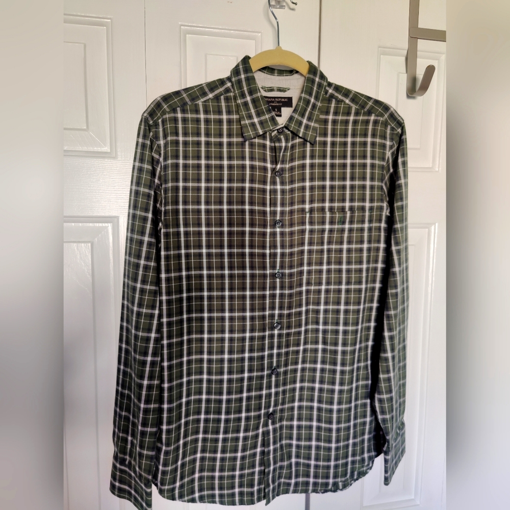 Banana Republic Plaid Button Up Medium